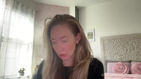 Sarah online show from April 2, 4:59 pm