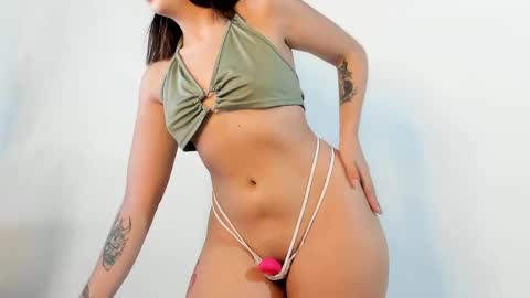 Snapshot of sarahgrant_ chatting on February 1, 4:46 am sarahgrant_ online show from February 1, 4:46 am