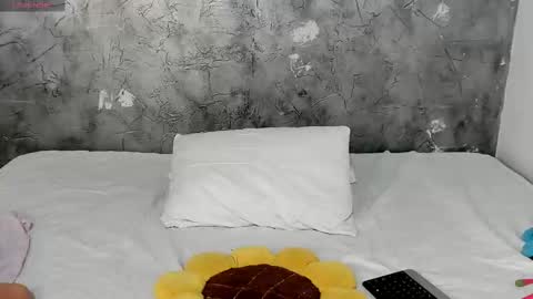 Snapshot of sarahgrant_ chatting on September 16, 12:22 am sarahgrant_ online show from September 16, 12:22 am