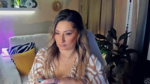 Divine Sarah NONUDE model online show from May 14, 3:08 pm