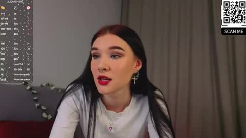 Snapshot of sarahhunny chatting on September 28, 10:15 pm Sarah online show from September 28, 10:15 pm