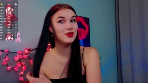 Snapshot of sarahhunny chatting on October 27, 11:09 pm Sarah online show from October 27, 11:09 pm