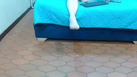 sarahlynne_ online show from July 26, 12:34 pm