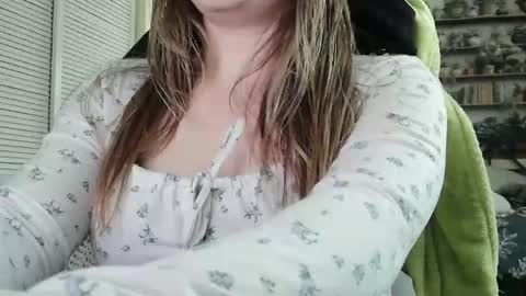 Sarah online show from February 15, 4:36 pm