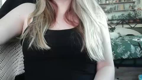 Sarah online show from February 16, 9:22 pm