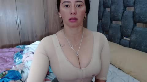 Snapshot of sarahott_1 chatting on January 21, 2:48 pm Lia online show from January 21, 2:48 pm