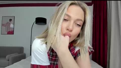 sarahphyllis online show from October 2, 7:43 pm