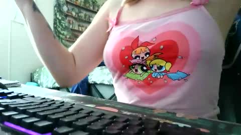 Sarah online show from May 5, 9:01 pm