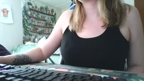 Sarah online show from May 30, 7:55 pm