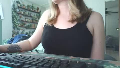 Sarah online show from June 12, 9:35 pm