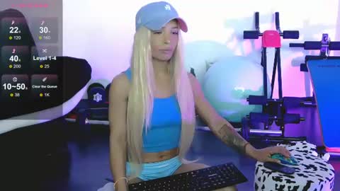 sarahraiynex online show from June 16, 10:51 am