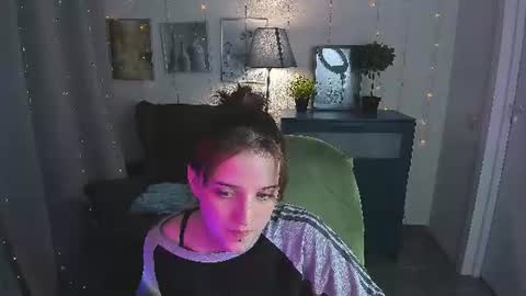 Sarah online show from June 13, 5:11 pm