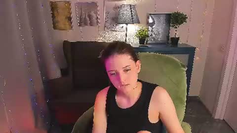 Sarah online show from June 17, 9:49 pm