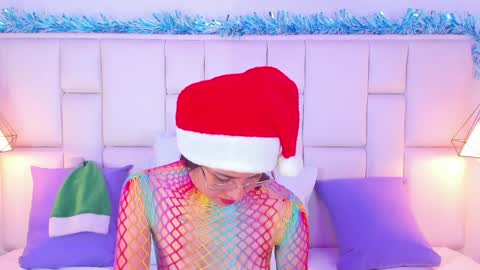 SARAH online show from December 7, 2:35 pm