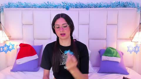 SARAH online show from December 11, 2:33 pm
