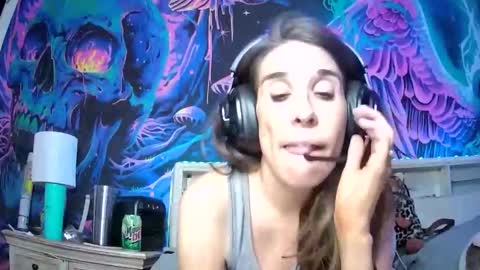 Snapshot of sarahstarr2020 chatting on May 10, 5:23 am SarahStarr2020 online show from May 10, 5:23 am