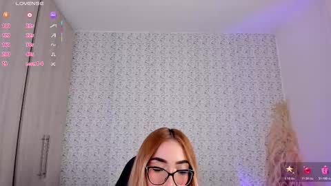 Sara jones   online show from February 7, 12:53 pm