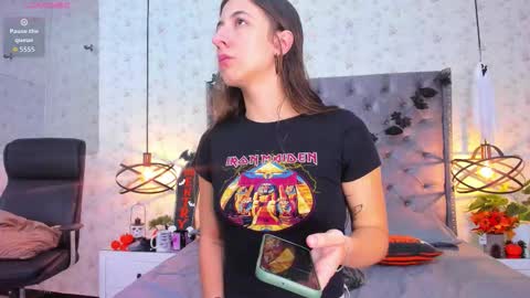 Snapshot of sarajonness_ chatting on October 26, 1:28 pm Sara Jonnes online show from October 26, 1:28 pm