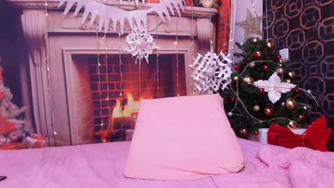 Sara  online show from December 24, 1:06 pm