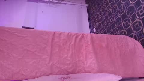 Sara  online show from October 9, 12:03 pm