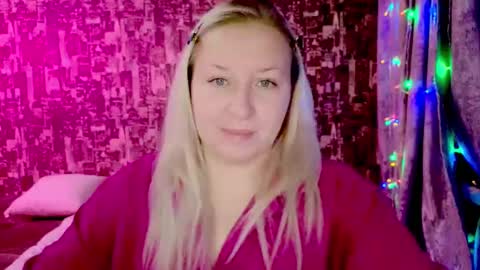 Sara online show from December 1, 7:47 pm