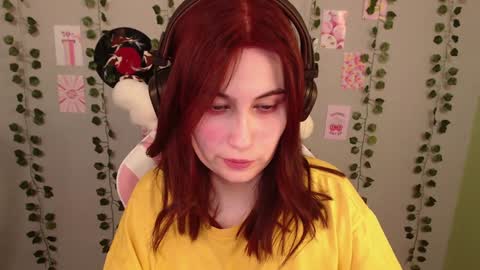 Snapshot of sarakinski chatting on December 25, 2:56 pm Sara online show from December 25, 2:56 pm