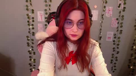 Snapshot of sarakinski chatting on December 23, 11:08 am Sara online show from December 23, 11:08 am