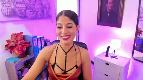 saralife69 online show from December 30, 2:51 pm
