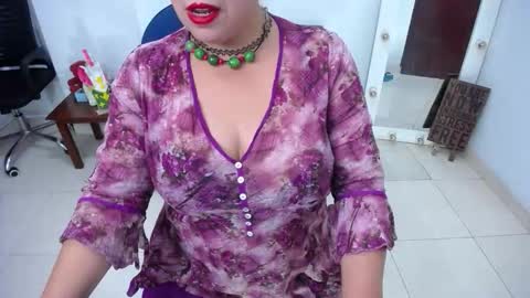 Snapshot of saralovens chatting on October 25, 9:20 pm Saraloves online show from October 25, 9:20 pm