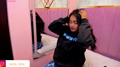   online show from February 4, 6:06 pm