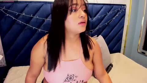 Snapshot of saramagiic chatting on December 20, 11:12 pm online show from December 20, 11:12 pm