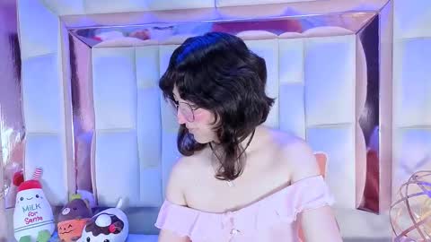 sara  online show from March 6, 6:21 am