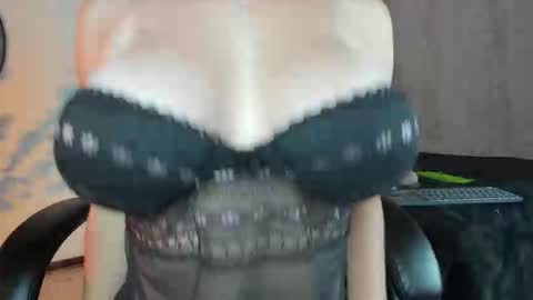 saramilf_69 online show from October 1, 1:50 pm