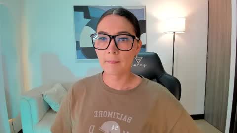 I am Sara  online show from June 25, 2:44 am