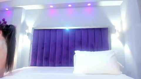 Snapshot of sarariley_ chatting on October 14, 10:43 pm Sara online show from October 14, 10:43 pm