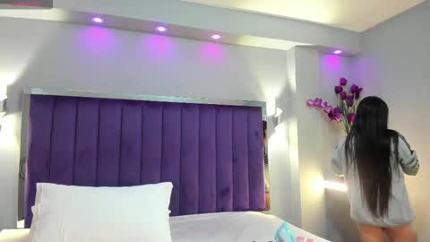 Snapshot of sarariley_ chatting on October 21, 10:43 pm Sara online show from October 21, 10:43 pm