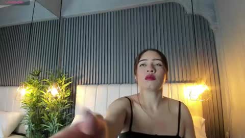 Snapshot of sarariley_ chatting on November 10, 10:53 pm Sara online show from November 10, 10:53 pm