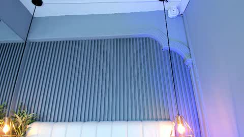 Snapshot of sarariley_ chatting on December 3, 10:41 pm Sara online show from December 3, 10:41 pm