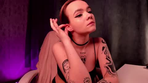 Snapshot of sararomoney chatting on February 9, 5:01 pm Sara online show from February 9, 5:01 pm