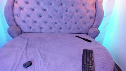   online show from January 22, 5:28 pm