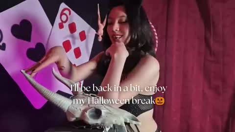   online show from October 15, 11:32 am