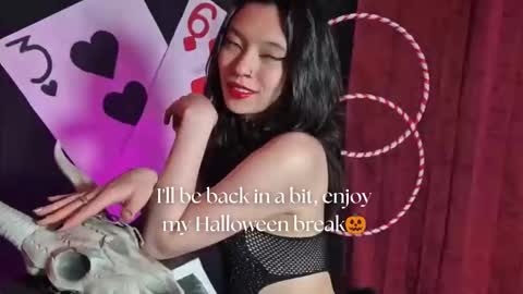   online show from October 22, 11:32 am