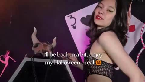   online show from October 31, 11:55 am