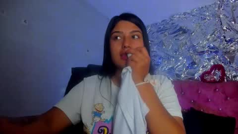 Snapshot of sarastonesx chatting on February 20, 6:26 am sarastonesx online show from February 20, 6:26 am