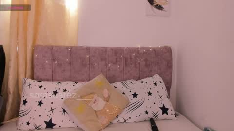 Snapshot of sarasuarez___ chatting on June 1, 5:03 pm online show from June 1, 5:03 pm