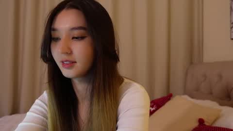 Snapshot of sarasuo chatting on January 9, 12:19 pm Shara online show from January 9, 12:19 pm