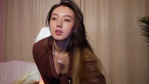Snapshot of sarasuo chatting on February 1, 1:51 pm Shara online show from February 1, 1:51 pm