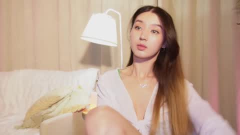 Snapshot of sarasuo chatting on February 8, 12:17 pm Shara online show from February 8, 12:17 pm