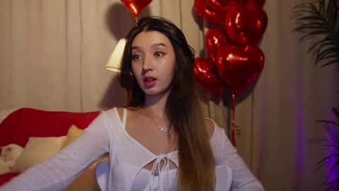 Snapshot of sarasuo chatting on February 17, 12:27 pm Shara online show from February 17, 12:27 pm