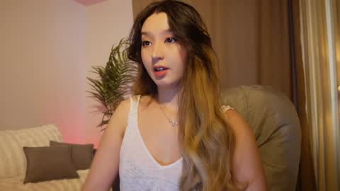 Snapshot of sarasuo chatting on September 12, 12:49 pm Shara online show from September 12, 12:49 pm